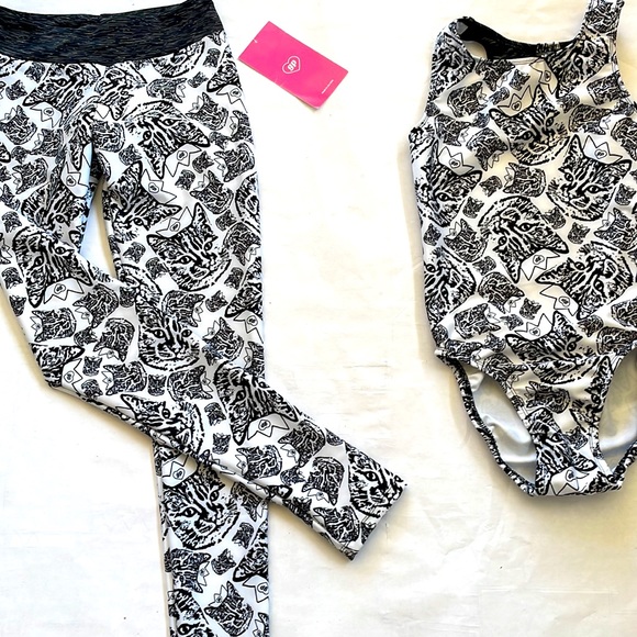 Cat print athletic ware set. Includes pants and a leotard - Picture 2 of 2